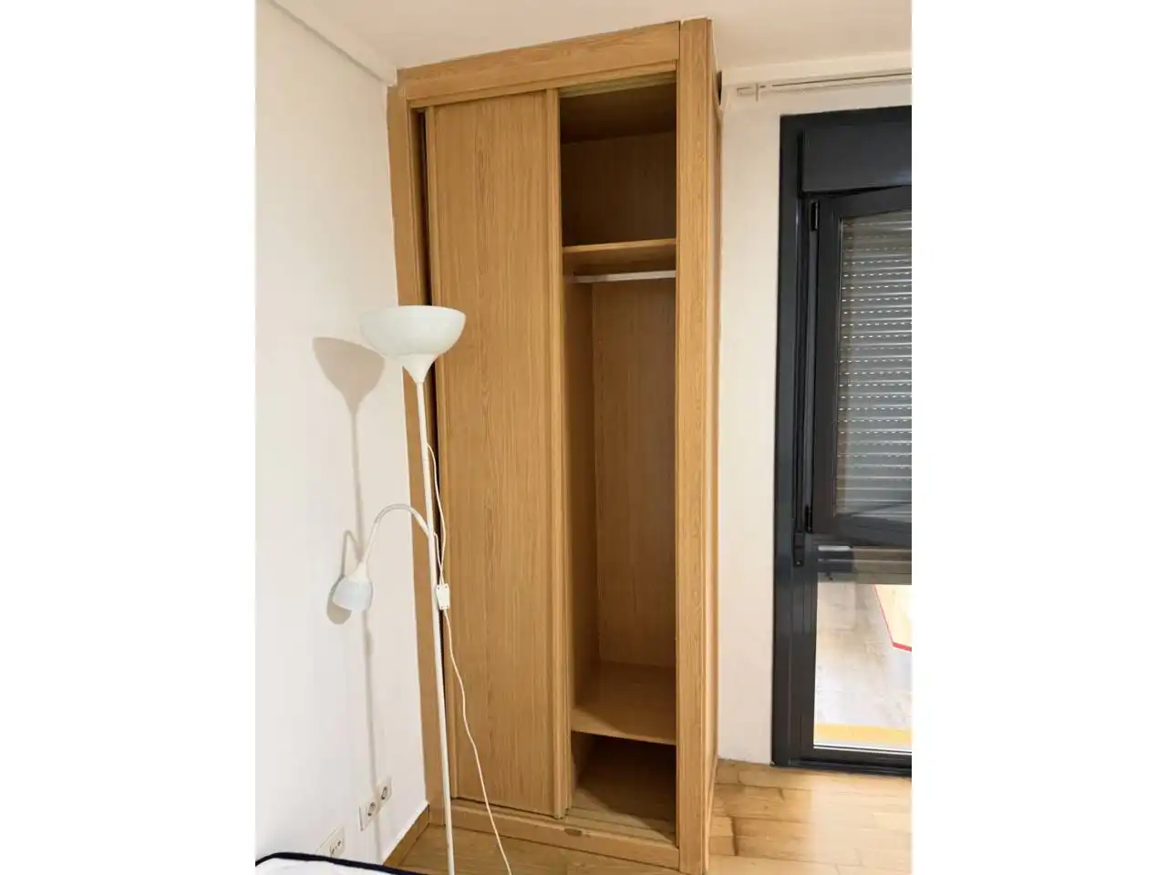 Schlafzimmer von Wohnung zur Miete in Vigo  mit Heizung, Parkett und Möbliert