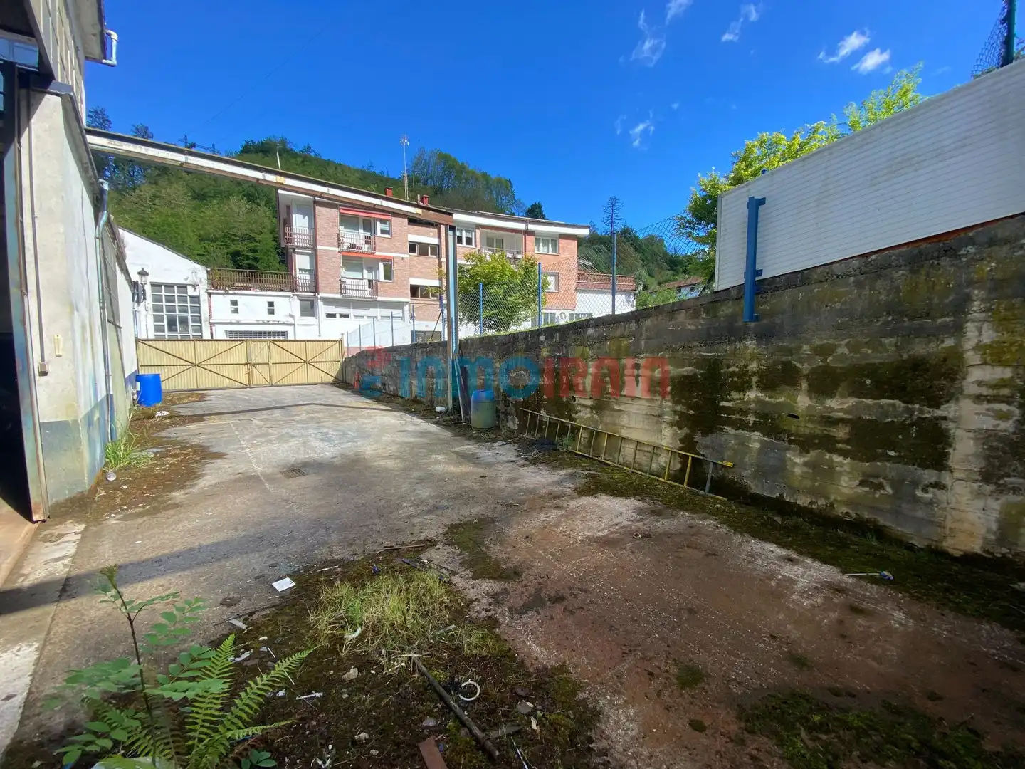 Vista exterior de Nau industrial en venda en Antzuola