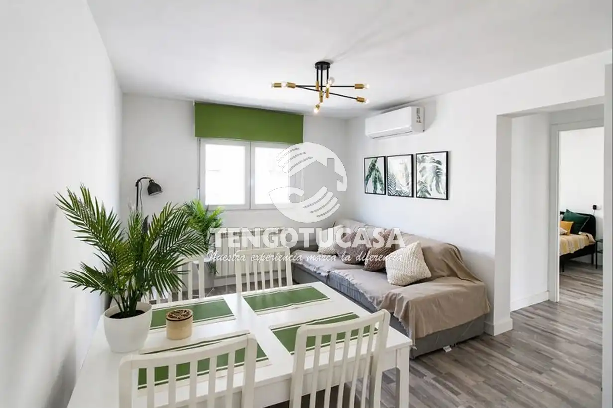 Living room of Flat for rent in Madrid  with Air Conditioner, Heating and Furnished