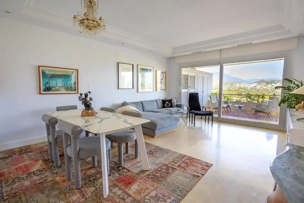 Apartament amb piscina en venda a Nueva Andalucía, imagen 3