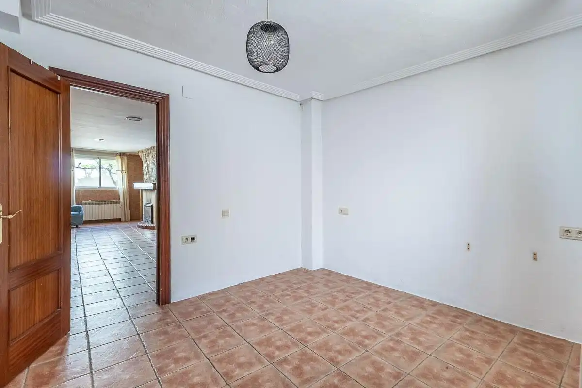 Casa adosada en venta en Huétor Vega con Terraza