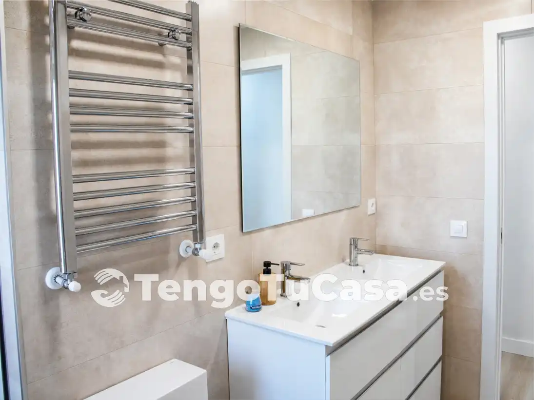 Badezimmer von Wohnung zum Verkauf in Madrid mit Klimaanlage, Heizung und Parkett