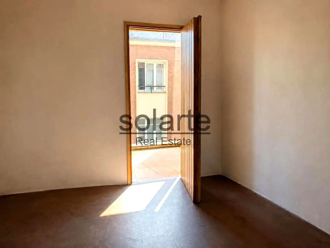 Habitación de Edificio en venta en L'Hospitalet de Llobregat
