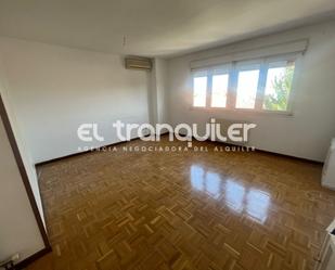 Dormitori de Pis de lloguer en  Madrid Capital amb Aire condicionat, Parquet i Traster