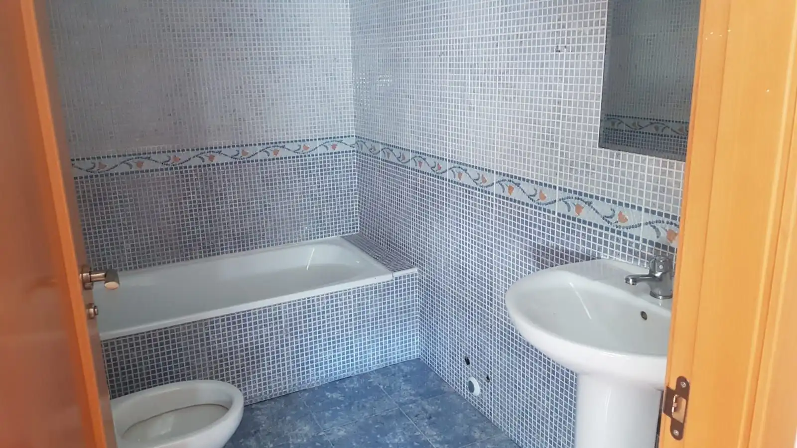 Bathroom of Attic for rent in Badajoz  with Terrace, Furnished and Washing machine