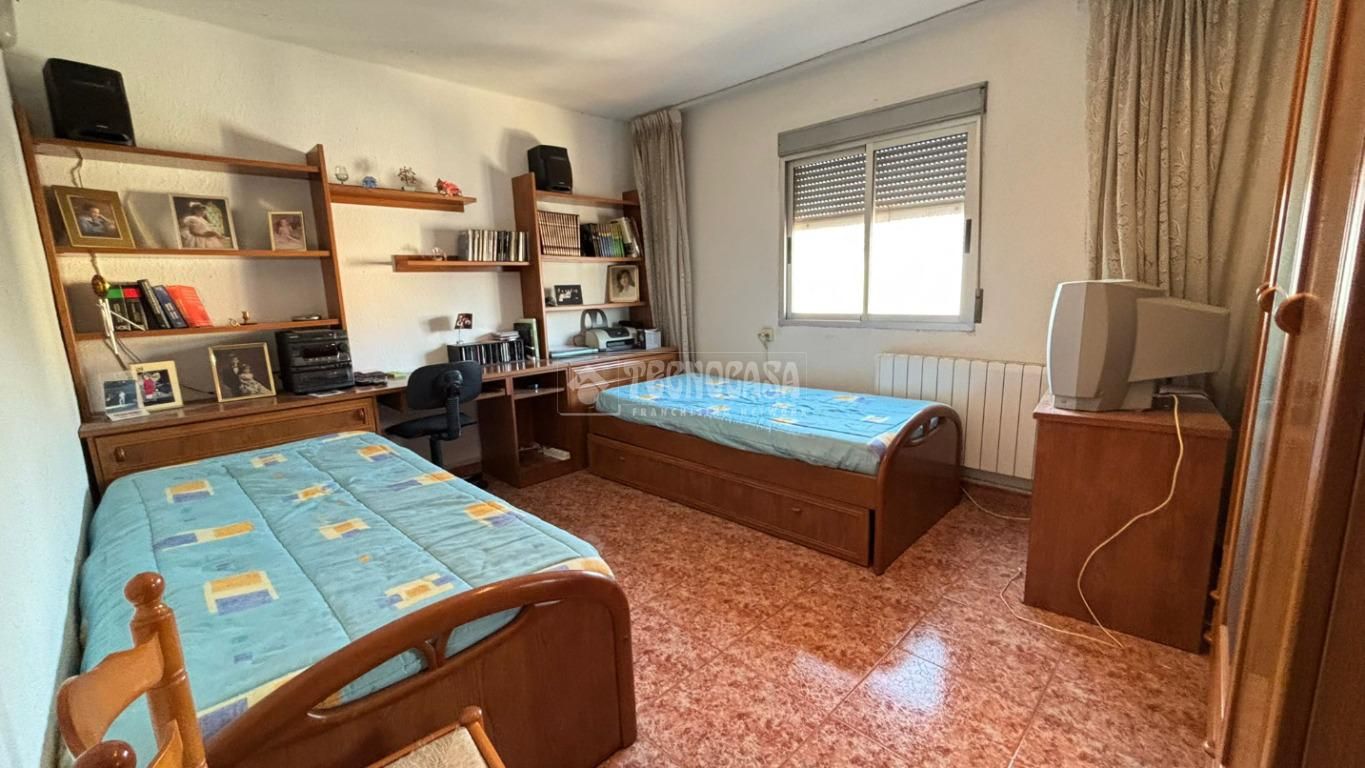 Habitación de Piso en venta en  Zaragoza Capital con Calefacción y Amueblado