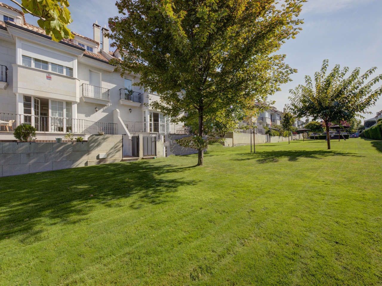 Garden of Single-family semi-detached to rent in Pozuelo de Alarcón  with Air Conditioner, Heating and Parquet flooring
