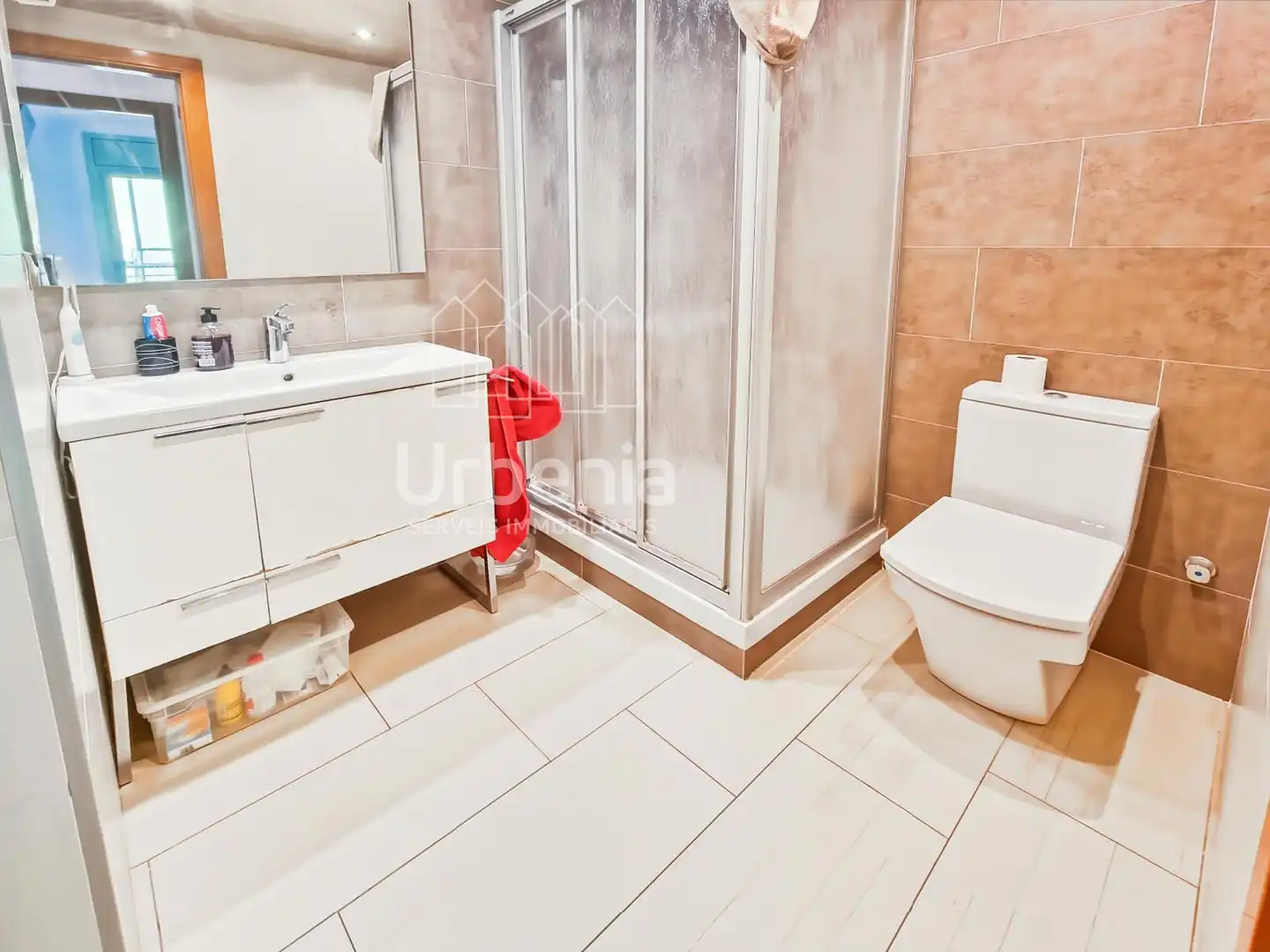 Badezimmer von Wohnung zum Verkauf in Mataró mit Klimaanlage, Terrasse und Abstellraum