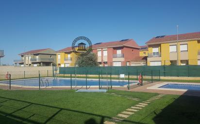 Swimming pool of Single-family semi-detached for sale in Chinchilla de Monte-Aragón  with Air Conditioner