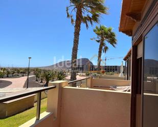 Vista exterior de Casa adosada en venda en Granadilla de Abona amb Jardí privat, Terrassa i Traster