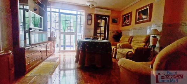 Casa-chalet en Venta en Torredonjimeno