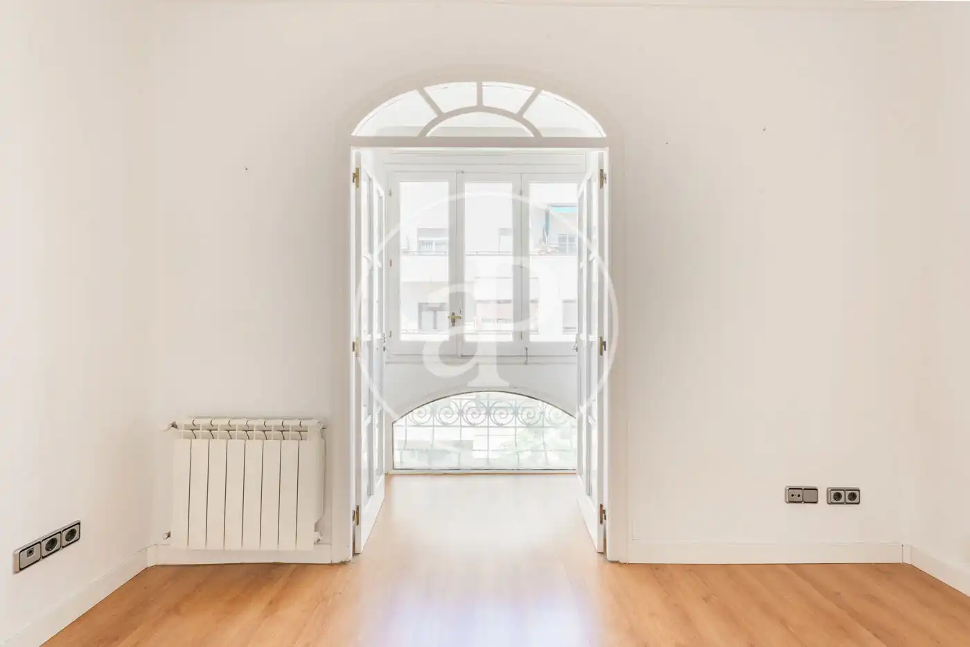 Flat with terrace for sale in Calle de Manuel Cortina, imagen 7
