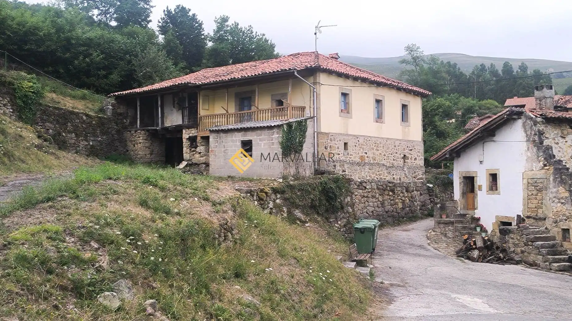 Reihenhaus zum Verkauf in Luena