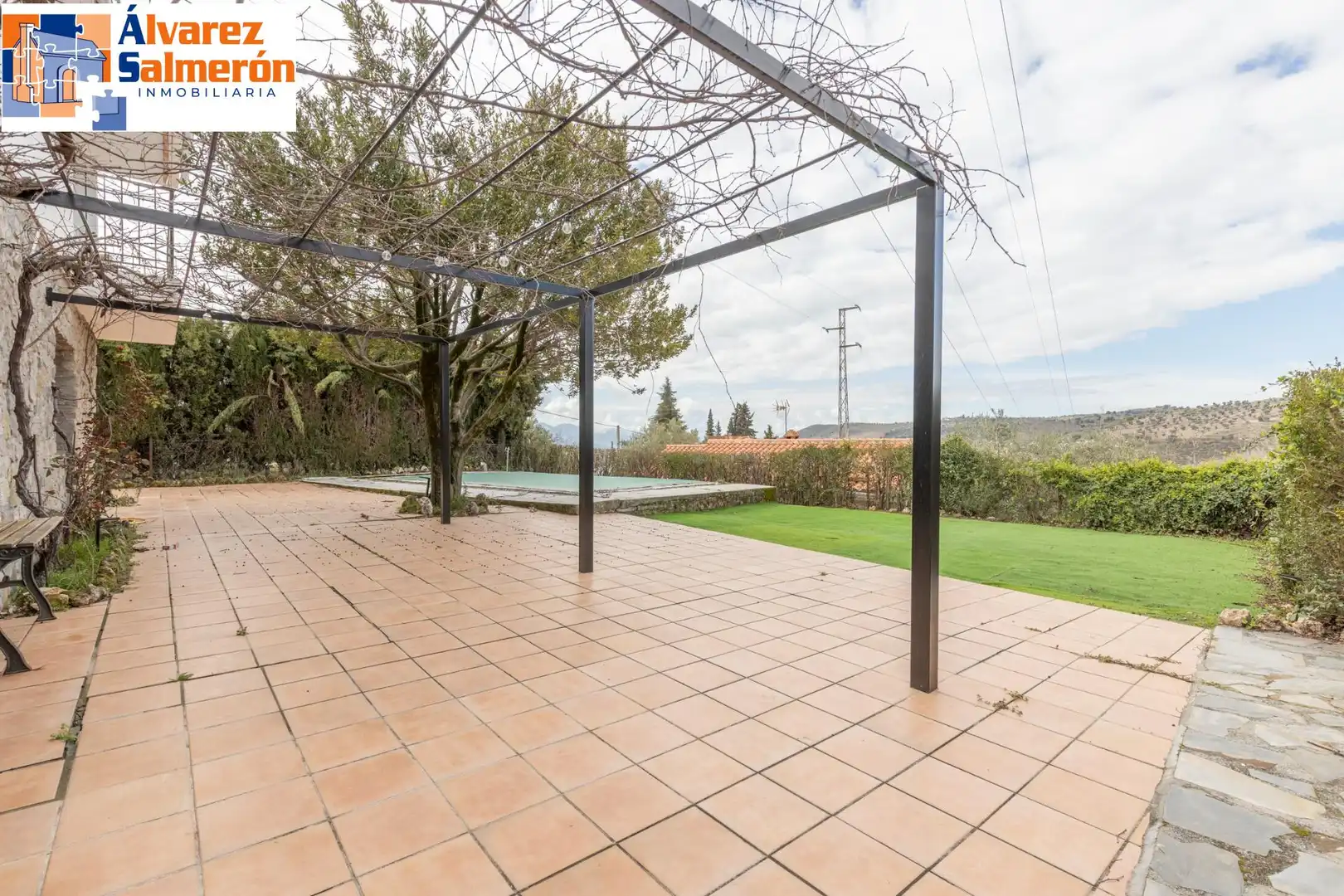 Jardí de Casa o xalet en venda en Huétor de Santillán amb Calefacció i Piscina