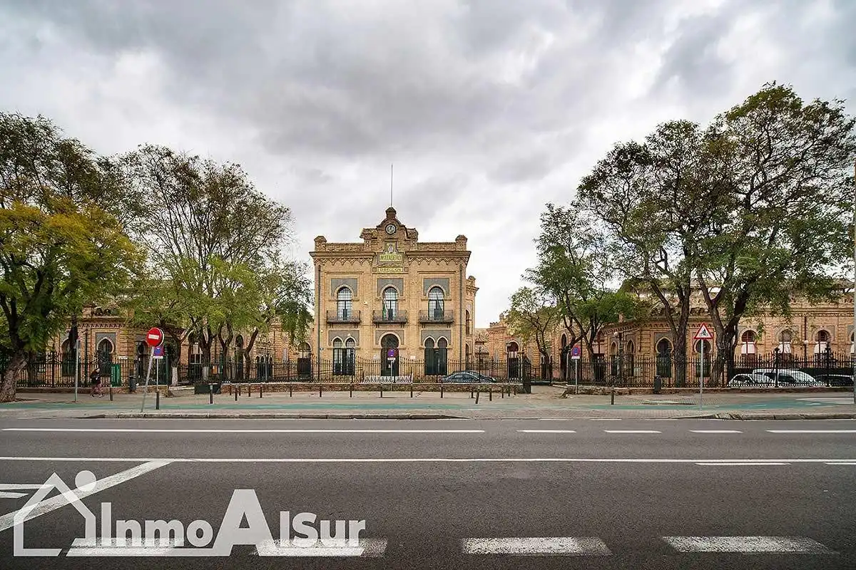 Vista exterior de Pis en venda en Sevilla amb Aire condicionat, Terrassa i Moblat