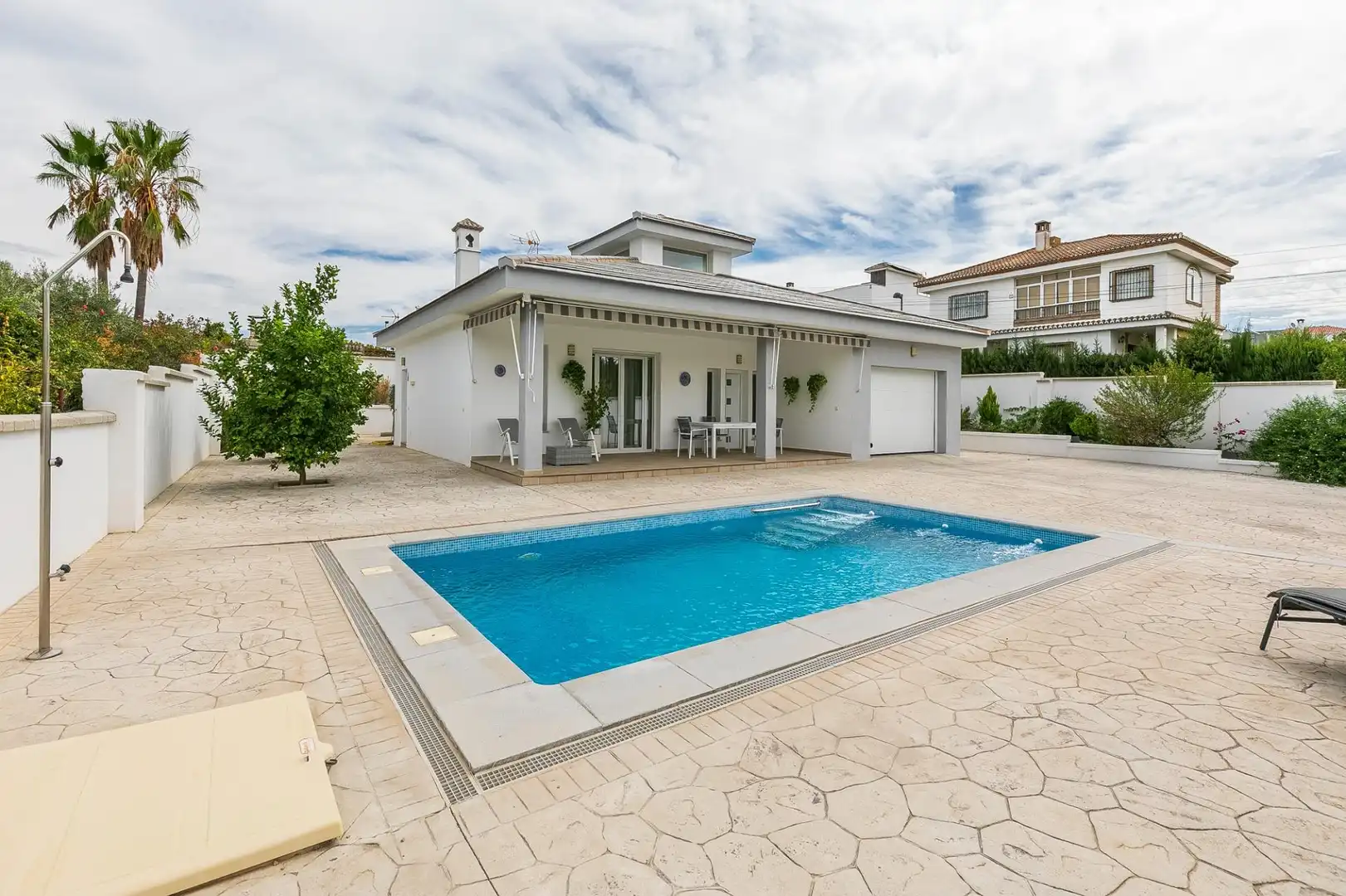 Detached house with pool for sale in Plaza del Pilar 3