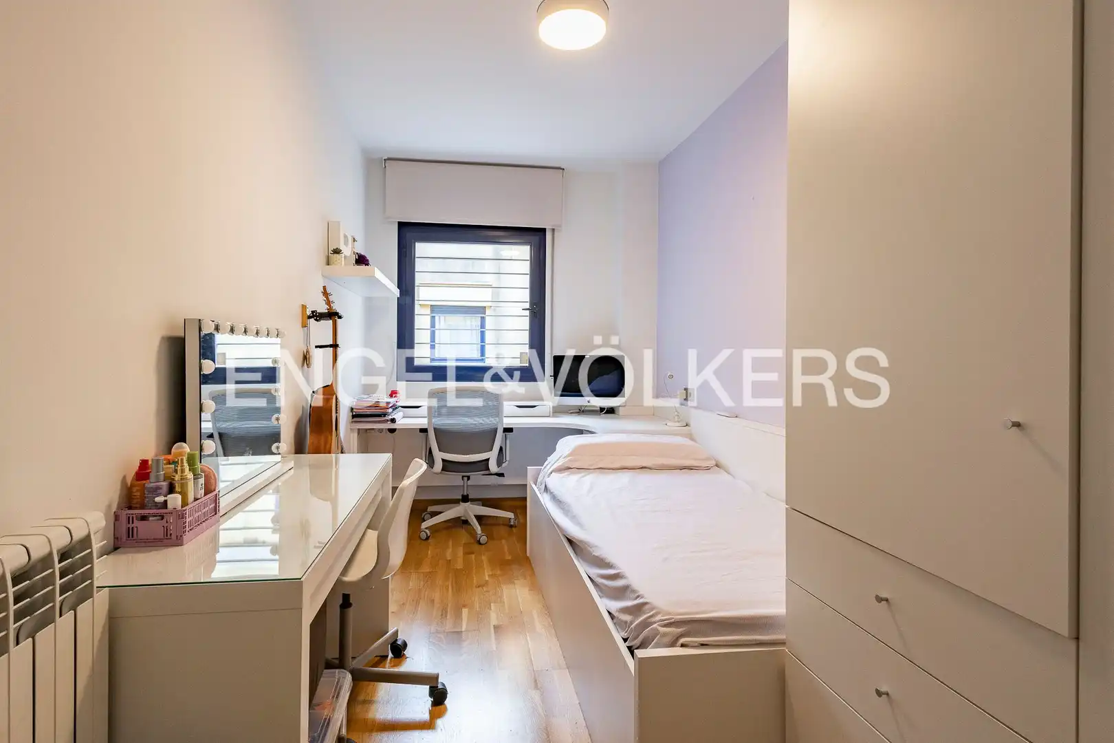 Bedroom of Attic for sale in Esplugues de Llobregat  with Air Conditioner, Heating and Parquet flooring