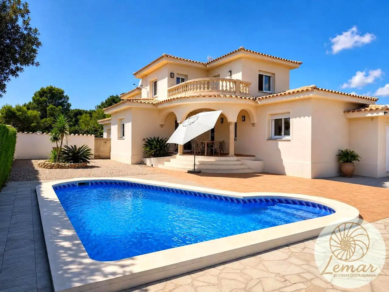 Maison avec piscine à vendre à Av. de les tres cales