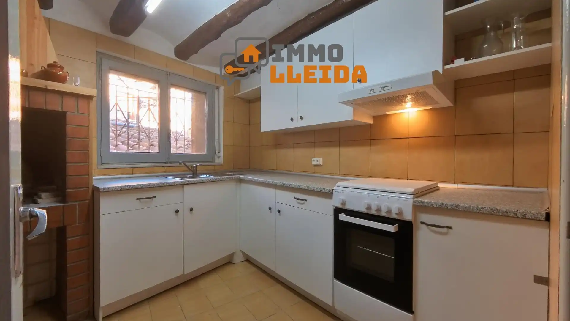 Cuina de Casa adosada en venda en Montoliu de Segarra amb Moblat