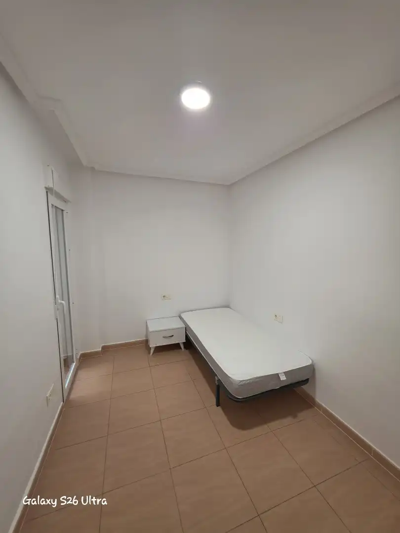 Schlafzimmer von Wohnung zur Miete in Almoradí mit Möbliert, Ofen und Waschmaschine