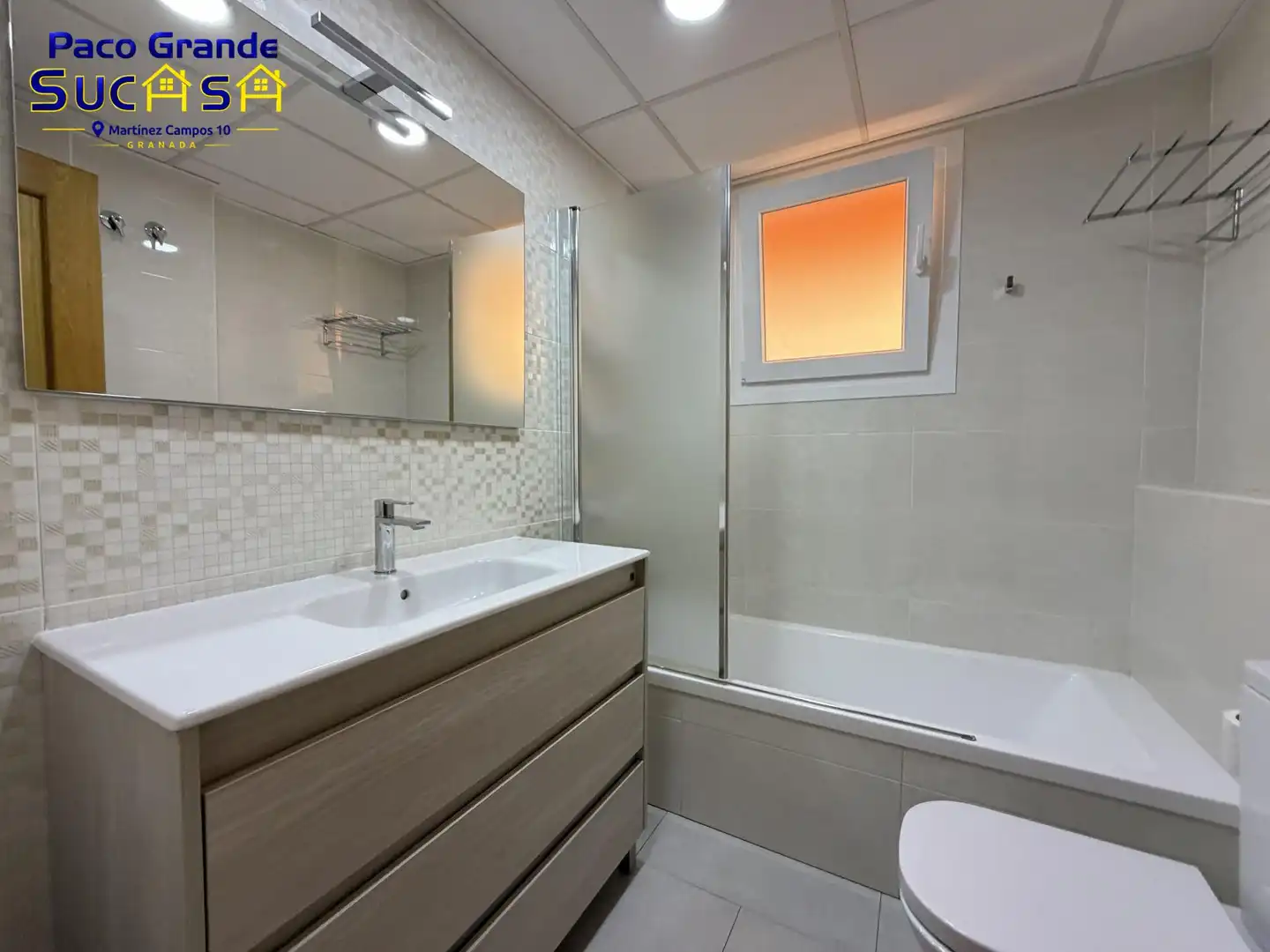 Badezimmer von Wohnung zur Miete in Granada mit Klimaanlage, Heizung und Terrasse