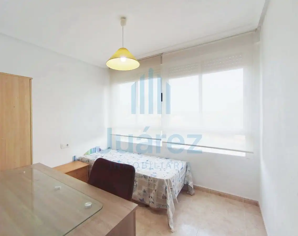 Habitación de Piso en venta en Alicante / Alacant con Aire acondicionado, Calefacción y Terraza