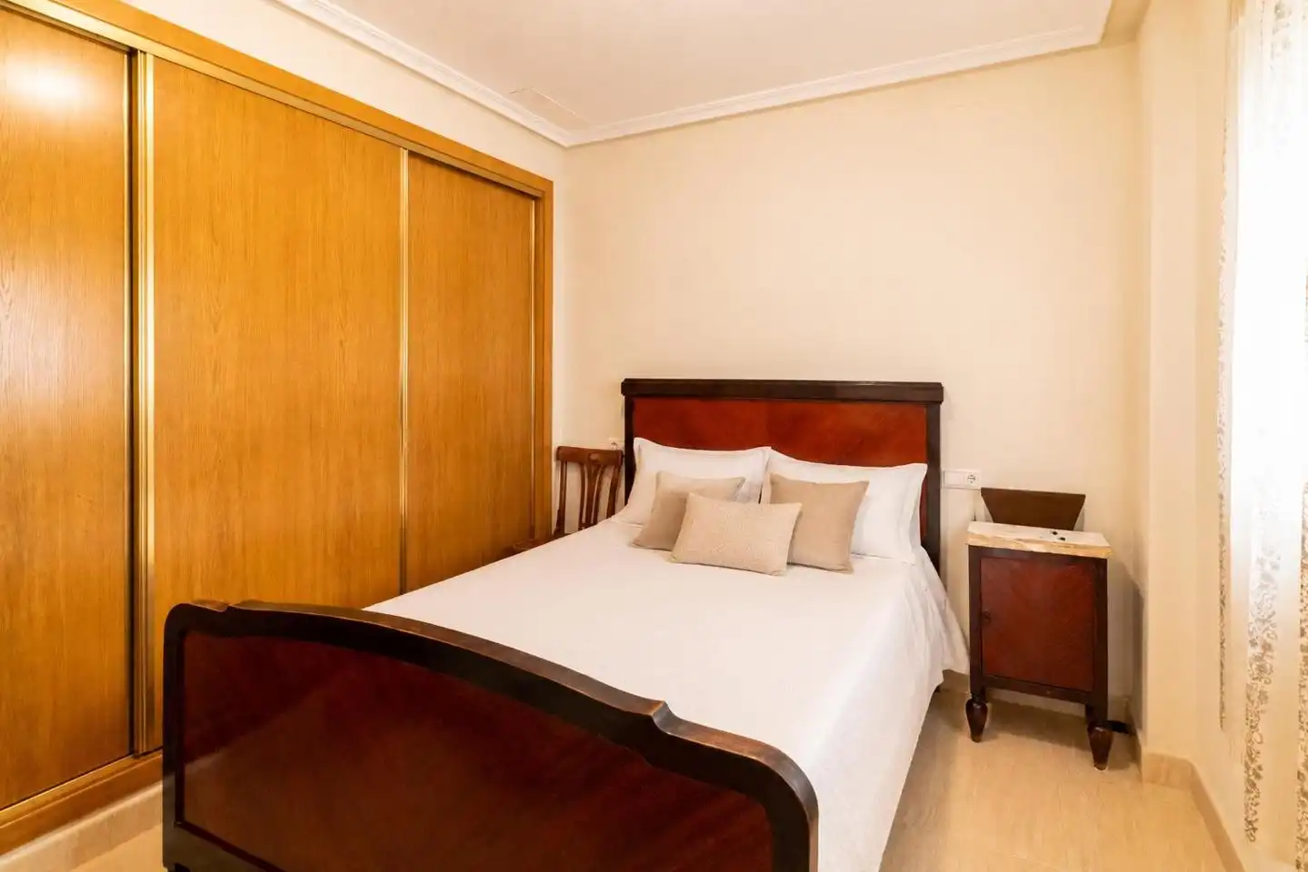 Habitación de Apartamento en venta en Santa Pola con Terraza, Trastero y Amueblado