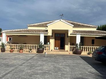 House for sale in Almoradí