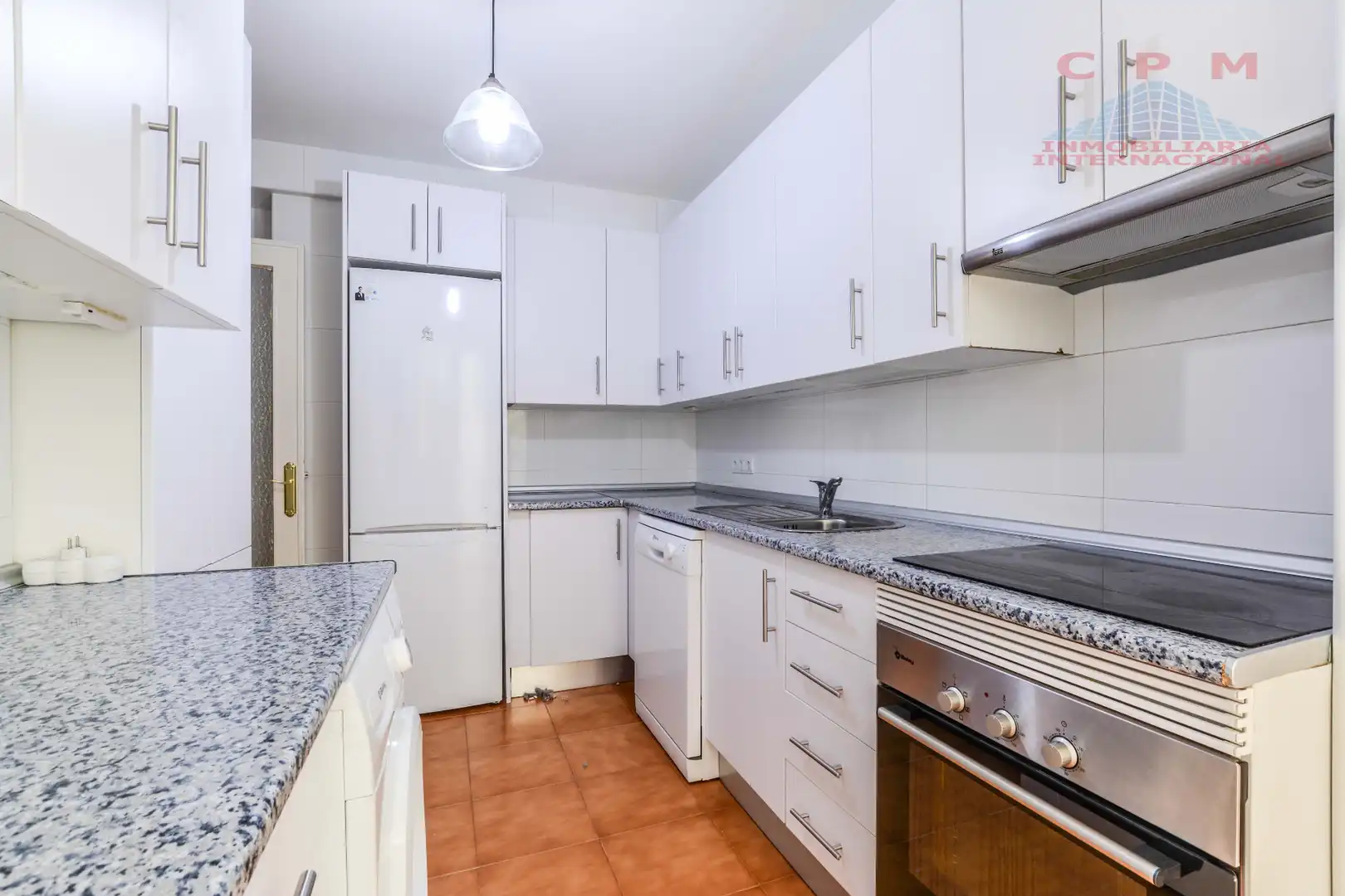 Küche von Wohnung zur Miete in Madrid mit Klimaanlage, Terrasse und Ofen