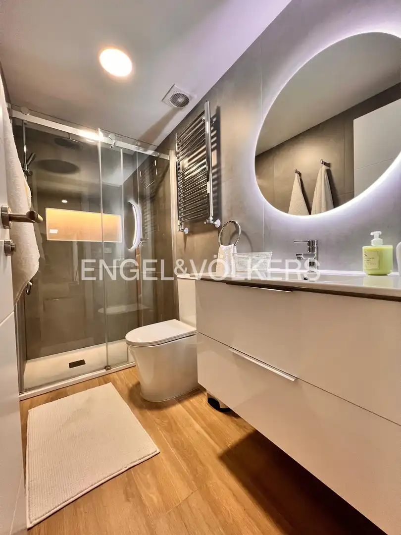 Baño de Apartamento de alquiler en Madrid con Aire acondicionado, Calefacción y Amueblado