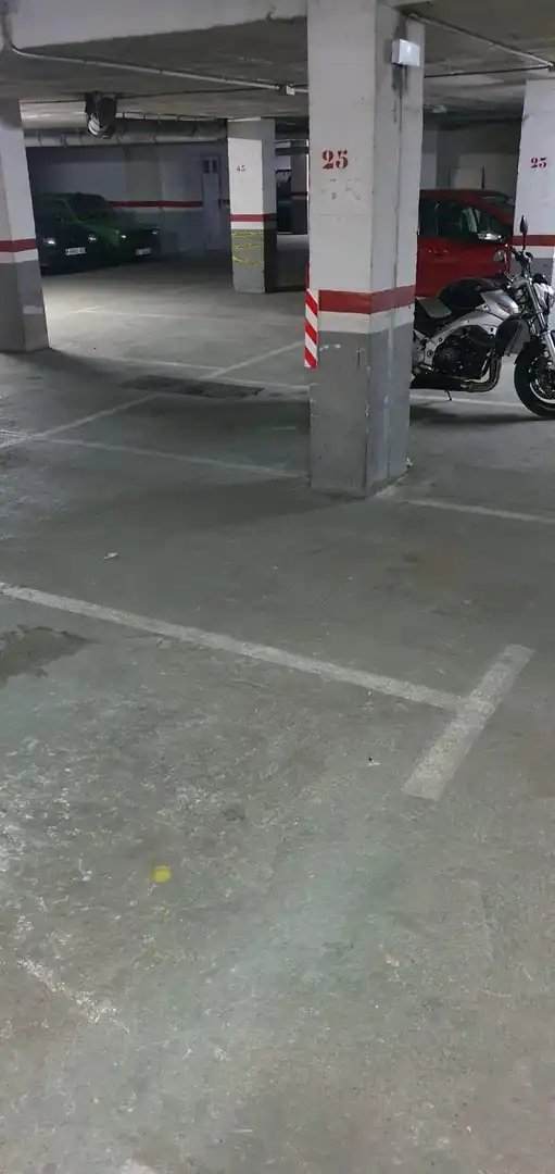 Parking for sale in El Poble Sec, imagen 3