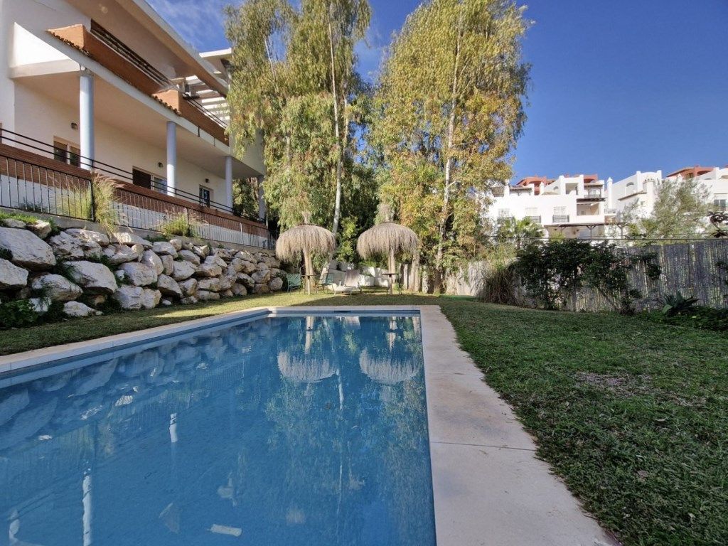 Piscina de Casa o xalet en venda en Benalmádena