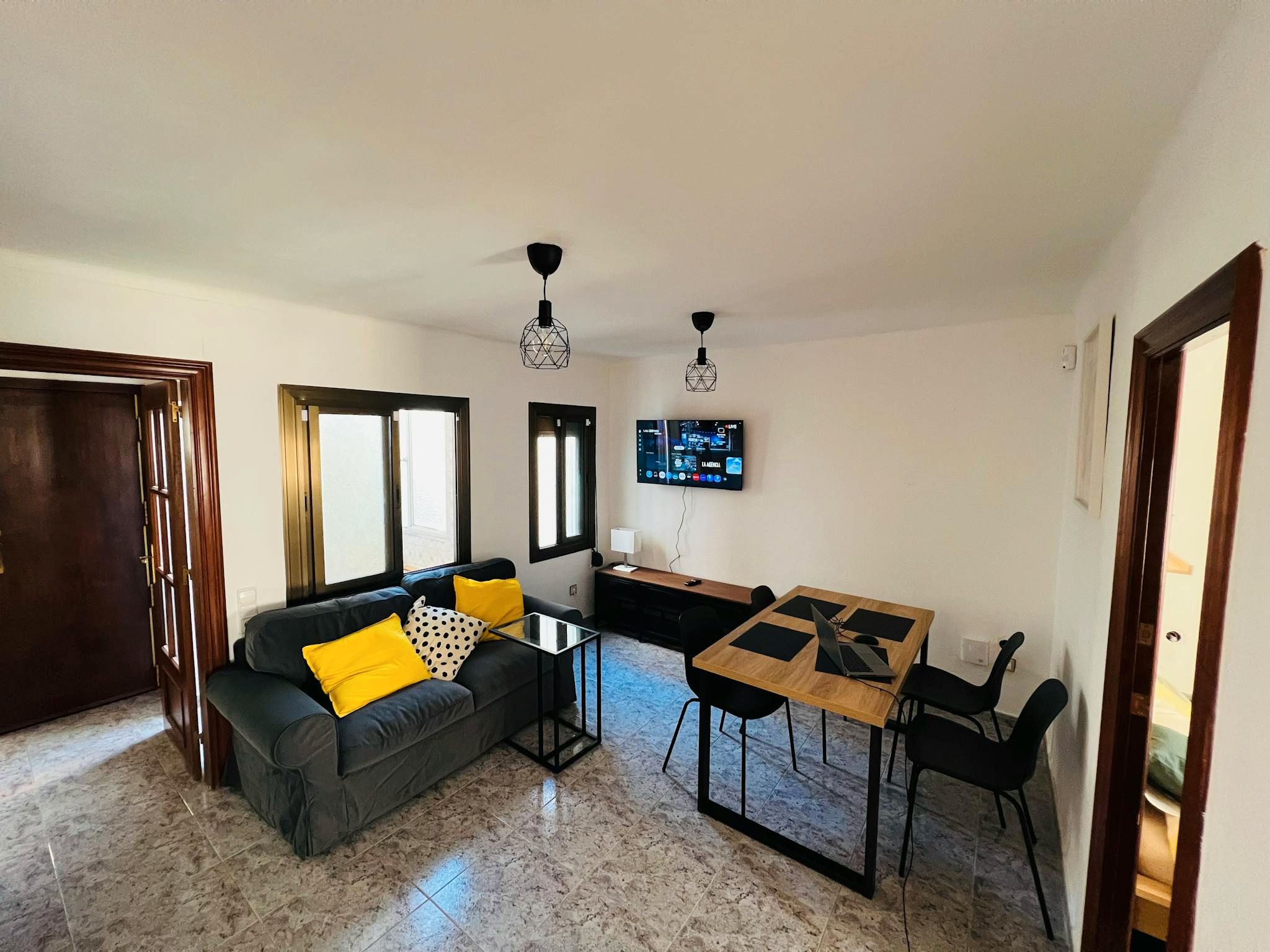 Living room of Flat to rent in L'Hospitalet de Llobregat  with Air Conditioner, Heating and Private garden