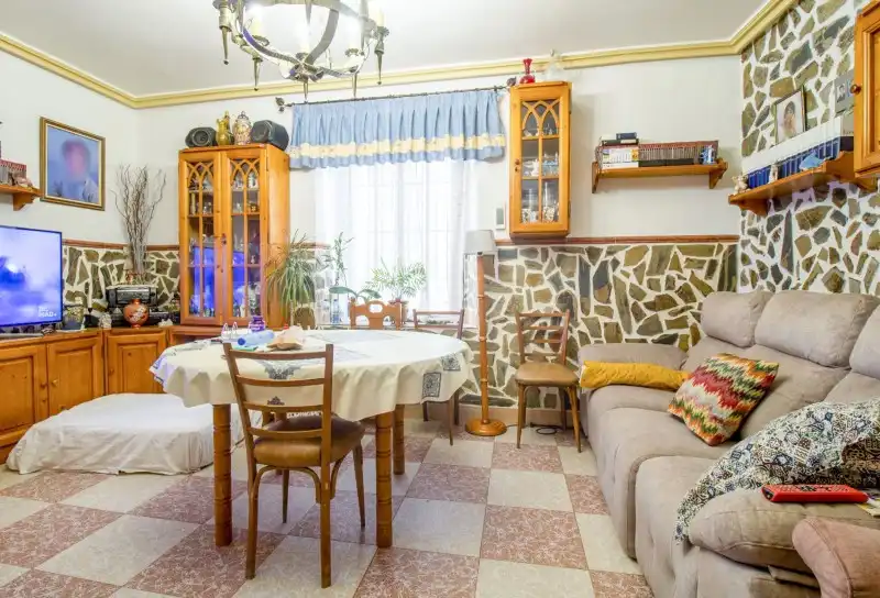 Living room of Houses for sale in Úbeda  with Air Conditioner, Terrace and Storage room