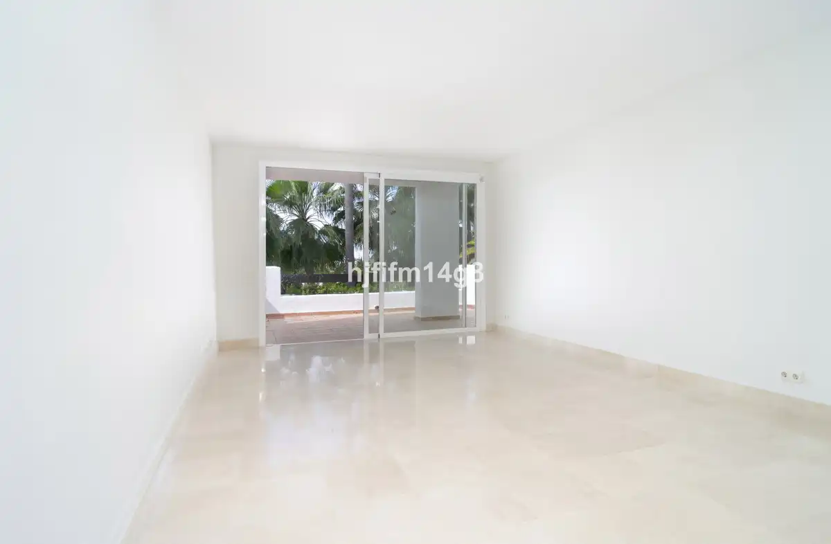 Piso con ascensor en venta en Nueva Andalucía, imagen 5