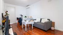 Living room of Flat for sale in L'Hospitalet de Llobregat  with Balcony