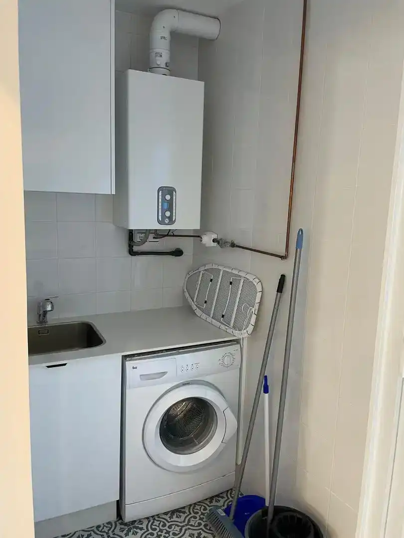 Küche von Wohnung zur Miete in Mugardos mit Parkett, Abstellraum und Möbliert
