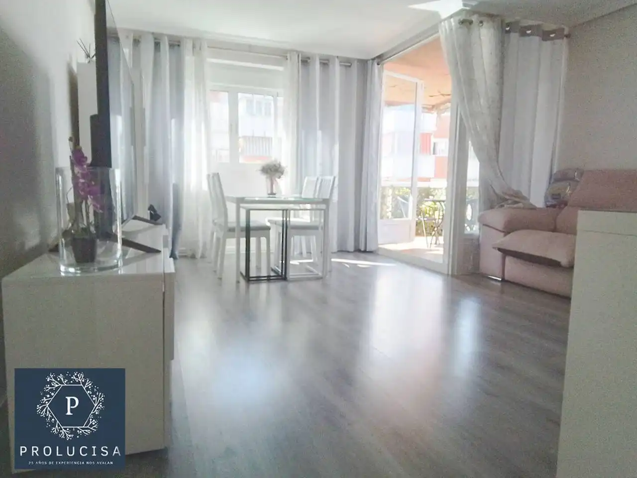 Living room of Flat for sale in Móstoles  with Air Conditioner, Heating and Terrace