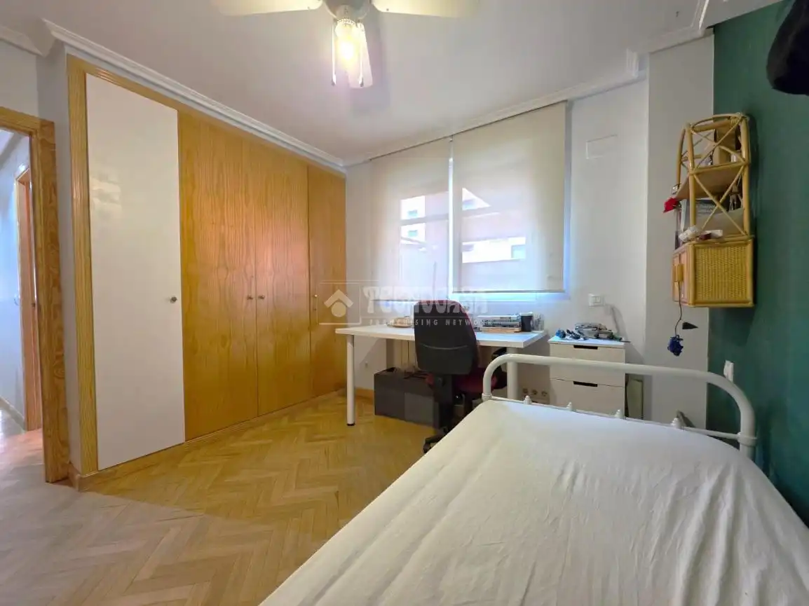 Bedroom of Flat for sale in Getafe  with Air Conditioner, Heating and Parquet flooring