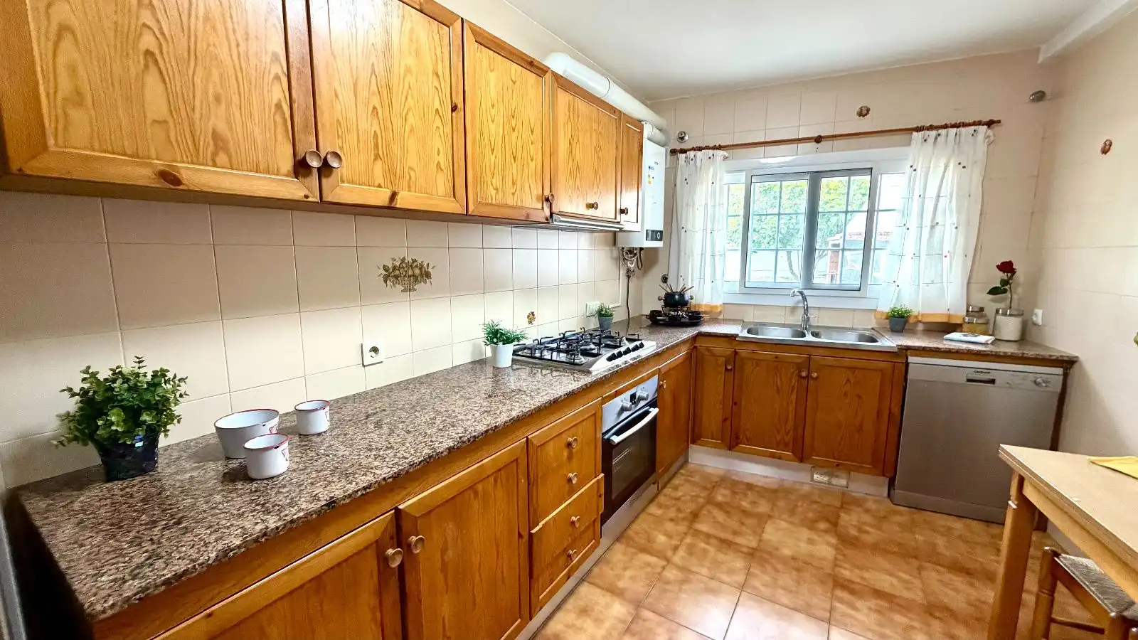 Cocina de Casa o chalet en venta en Cunit con Aire acondicionado, Calefacción y Jardín privado