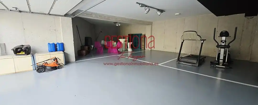 Houses for sale in Santa Cruz de Bezana  with Private garden, Terrace and Furnished
