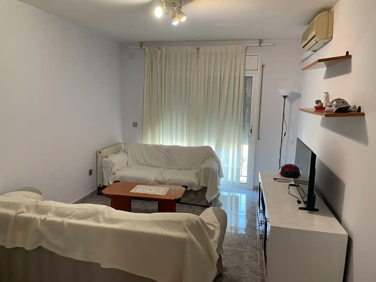 Wohnung zur Miete in Carrer Oslo, 83, Els Grecs - Mas Oliva