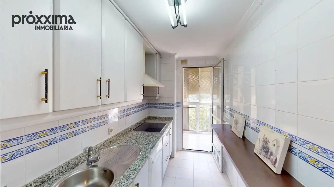 Cuina de Pis en venda en  Sevilla Capital amb Aire condicionat, Terrassa i Piscina comunitària