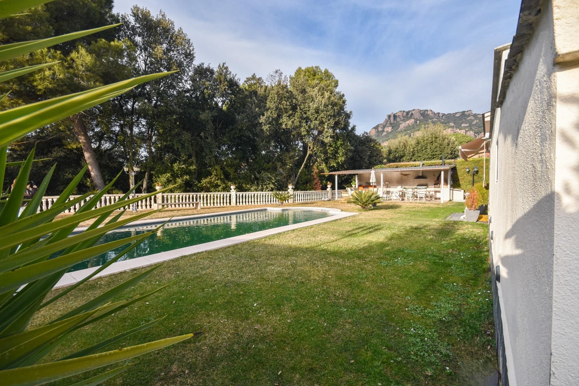 Garden of House or chalet for sale in Matadepera  with Air Conditioner, Heating and Private garden