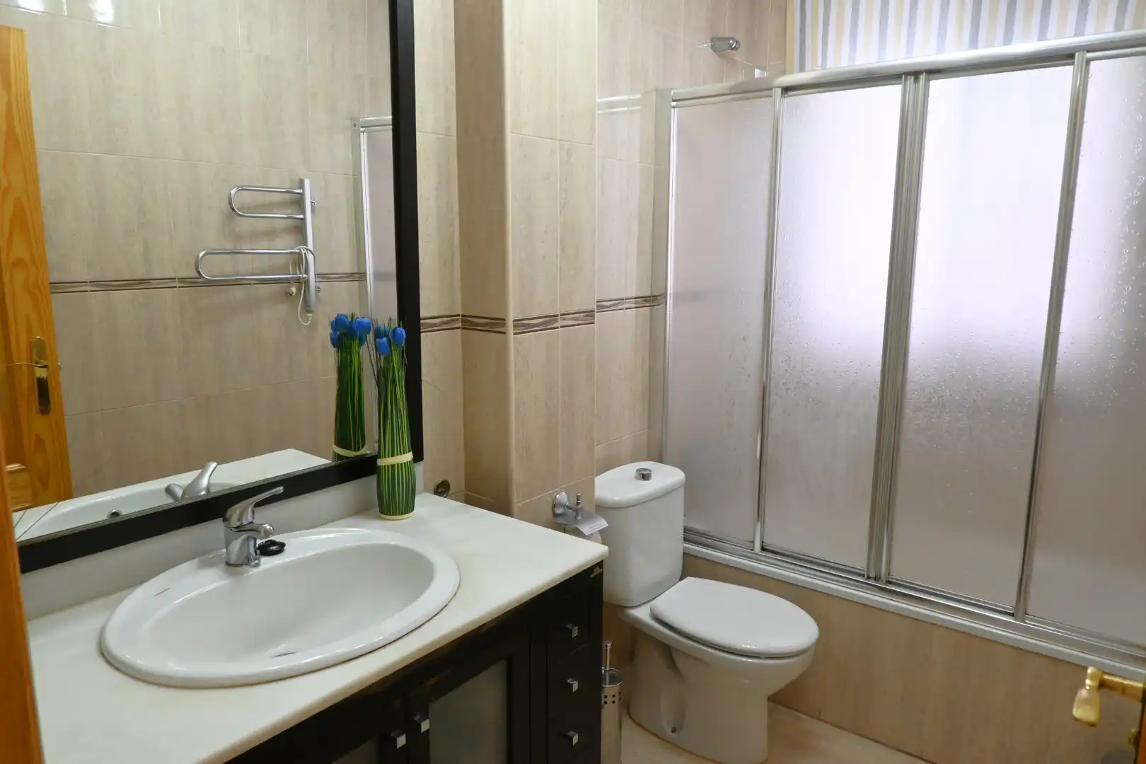Bathroom of Flat for sale in Churriana de la Vega  with Air Conditioner and Furnished