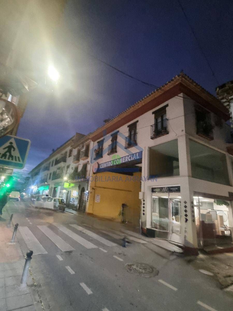 Vista exterior de Local en venda en La Zubia