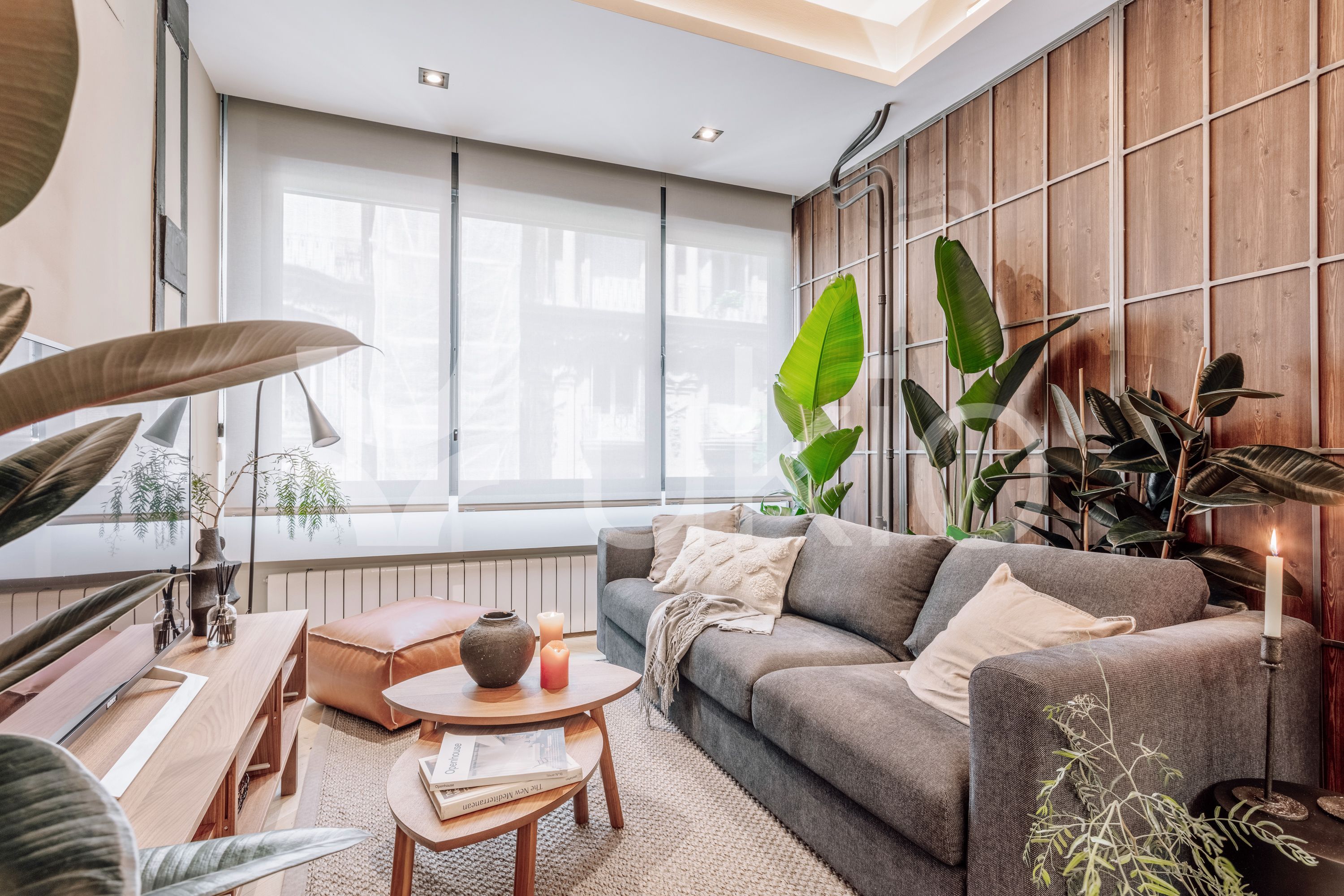 Sala d'estar de Apartament de lloguer en  Madrid Capital amb Aire condicionat, Calefacció i Moblat