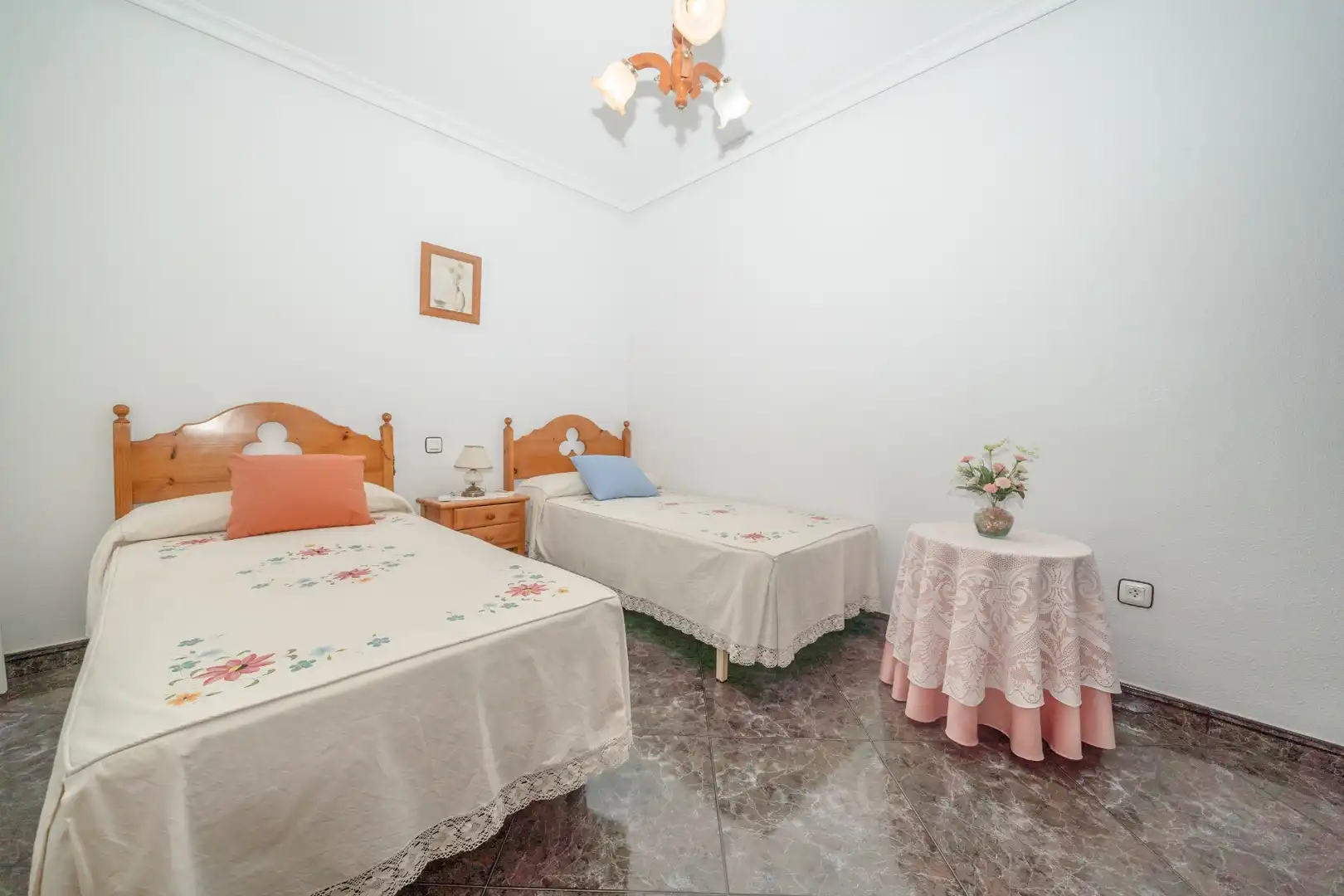 Dormitori de Casa adosada en venda en San Pedro del Pinatar amb Aire condicionat, Jardí privat i Terrassa