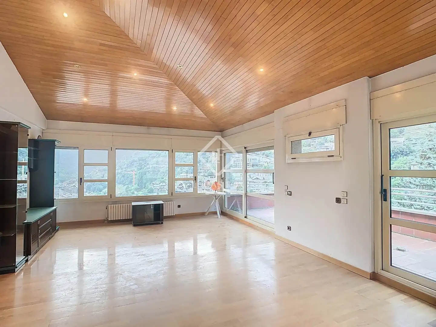 Sala de estar de Casa o chalet en venta en Escaldes – Engordany con Calefacción, Jardín privado y Parquet