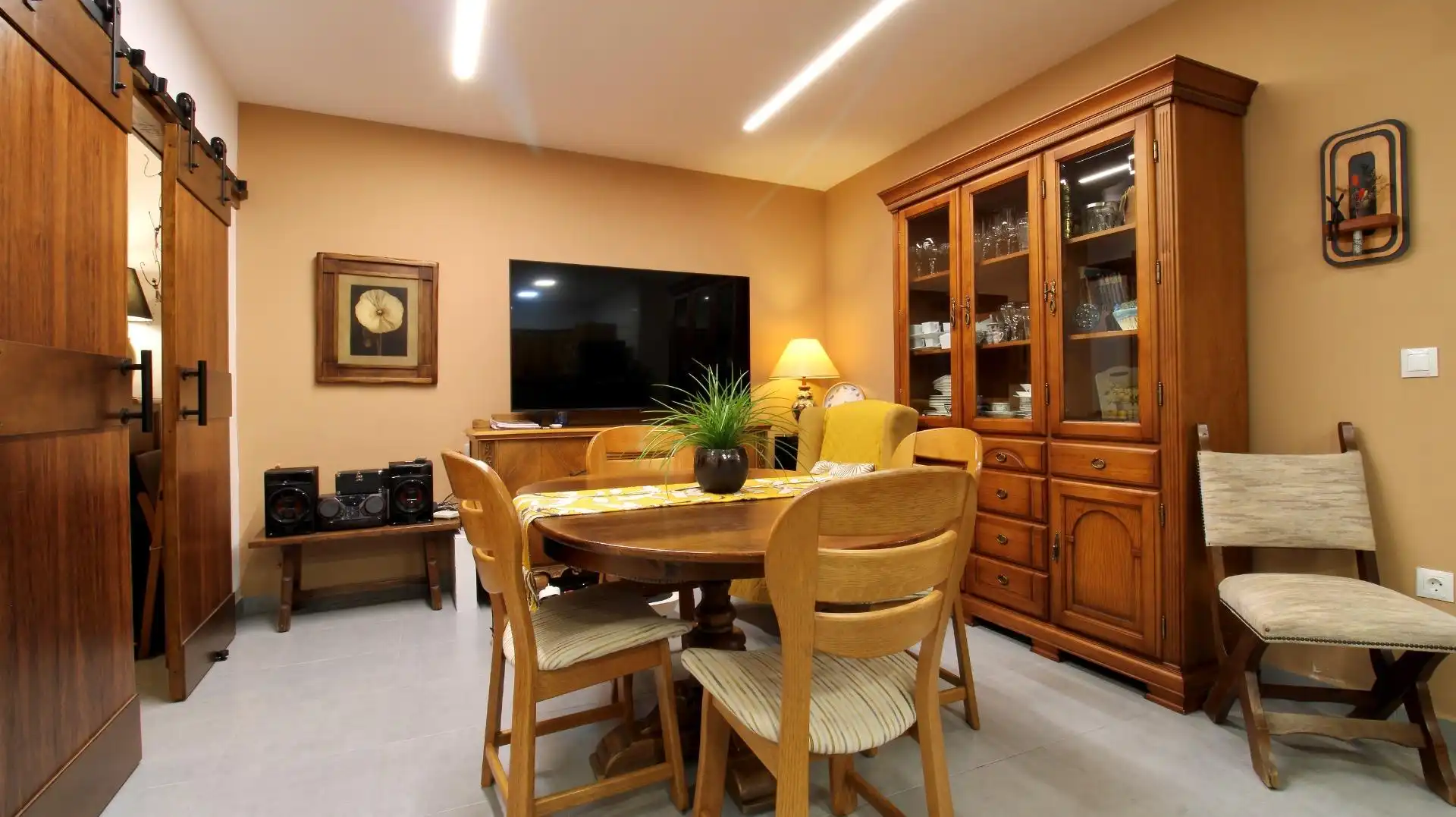 Casa aparellada amb terrassa en venda a Calle de la Gloria, imagen 18